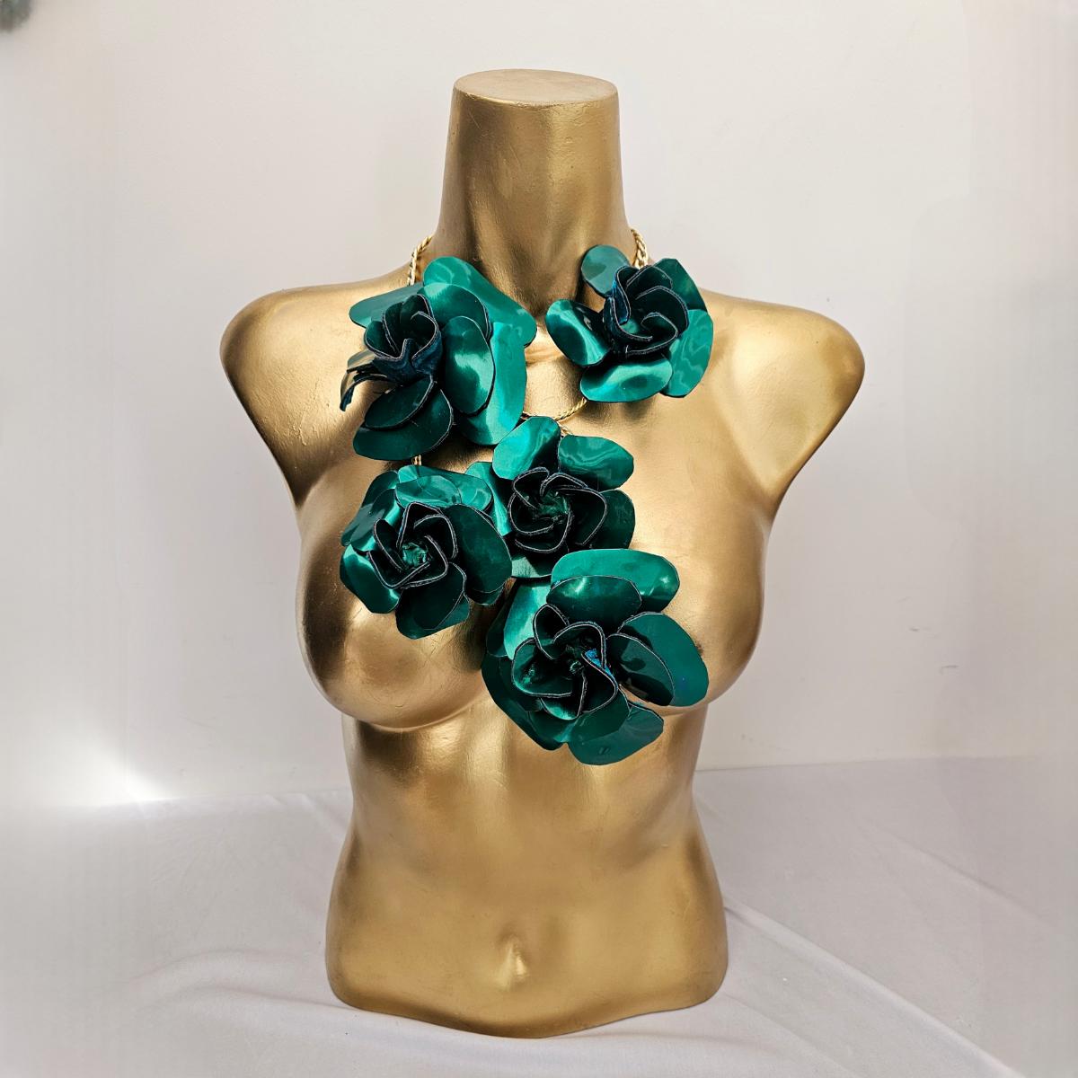 Collar Rosas Helena Plateado