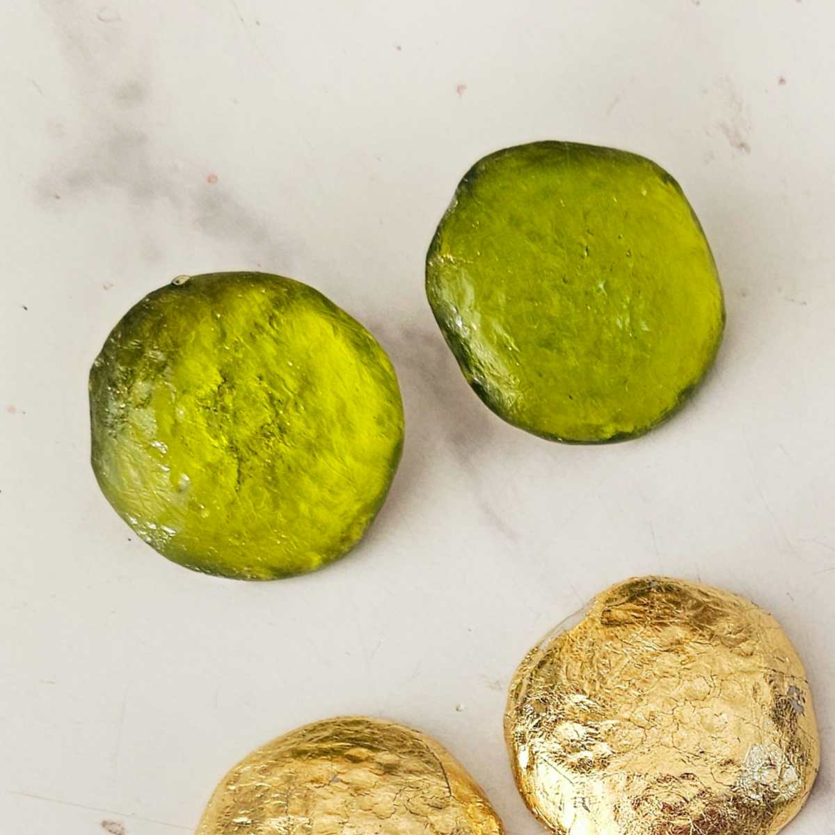 Aretes Mina efecto Martillado Dorado