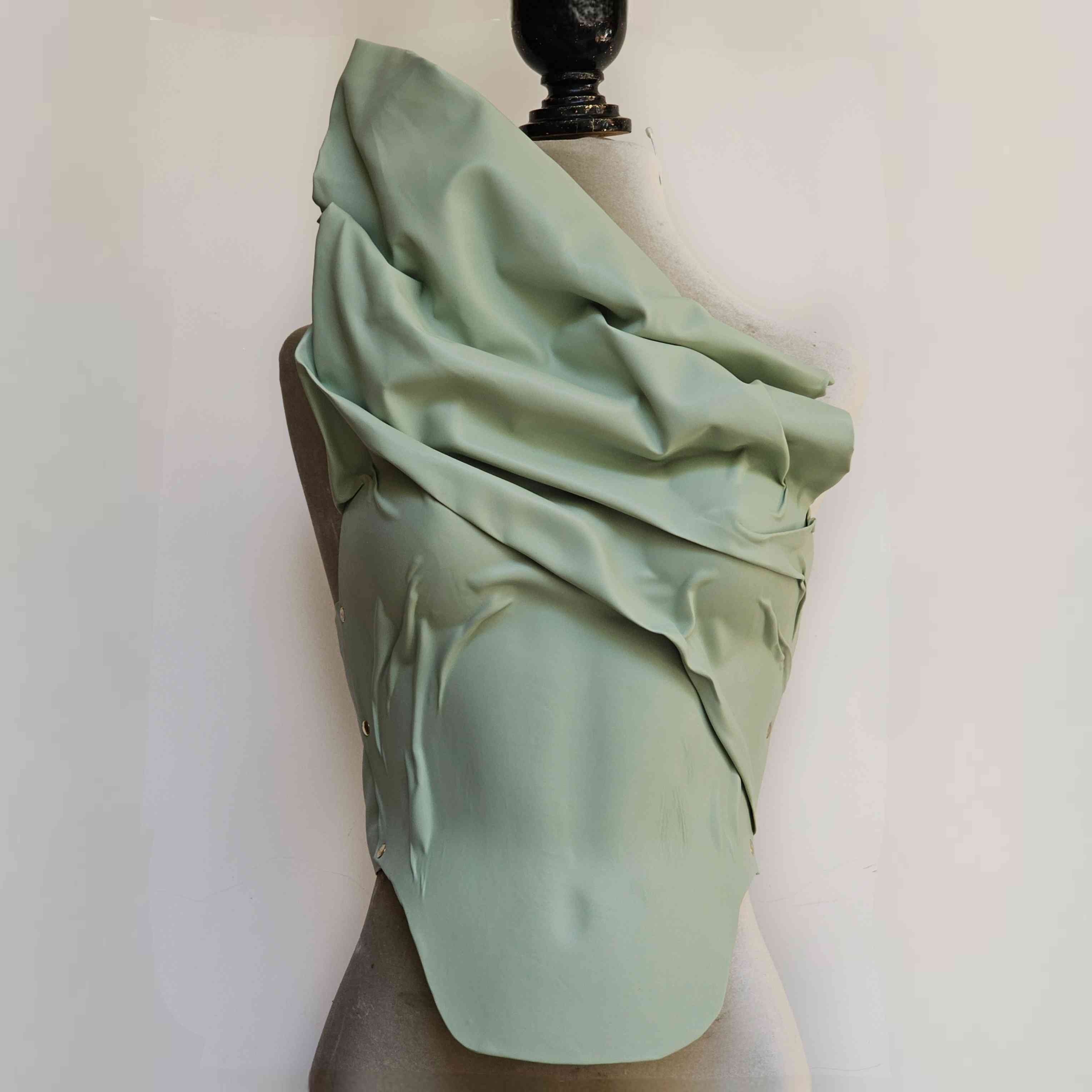 Pechera Artemisa Peto Rígido Plateado