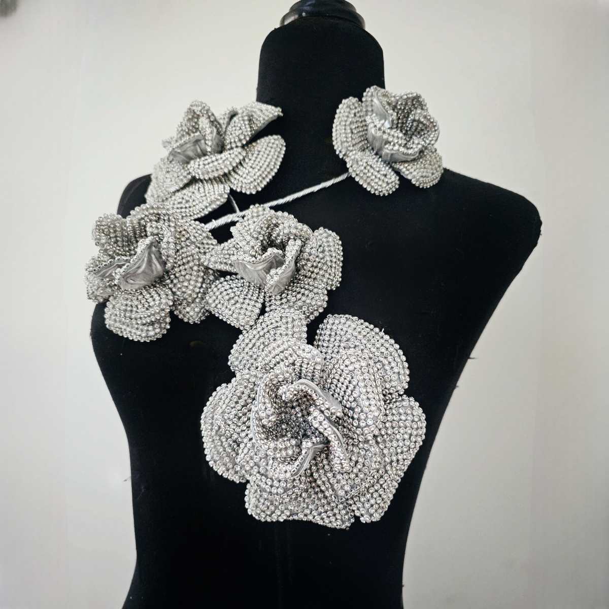Collar Rosas Alicia Plata