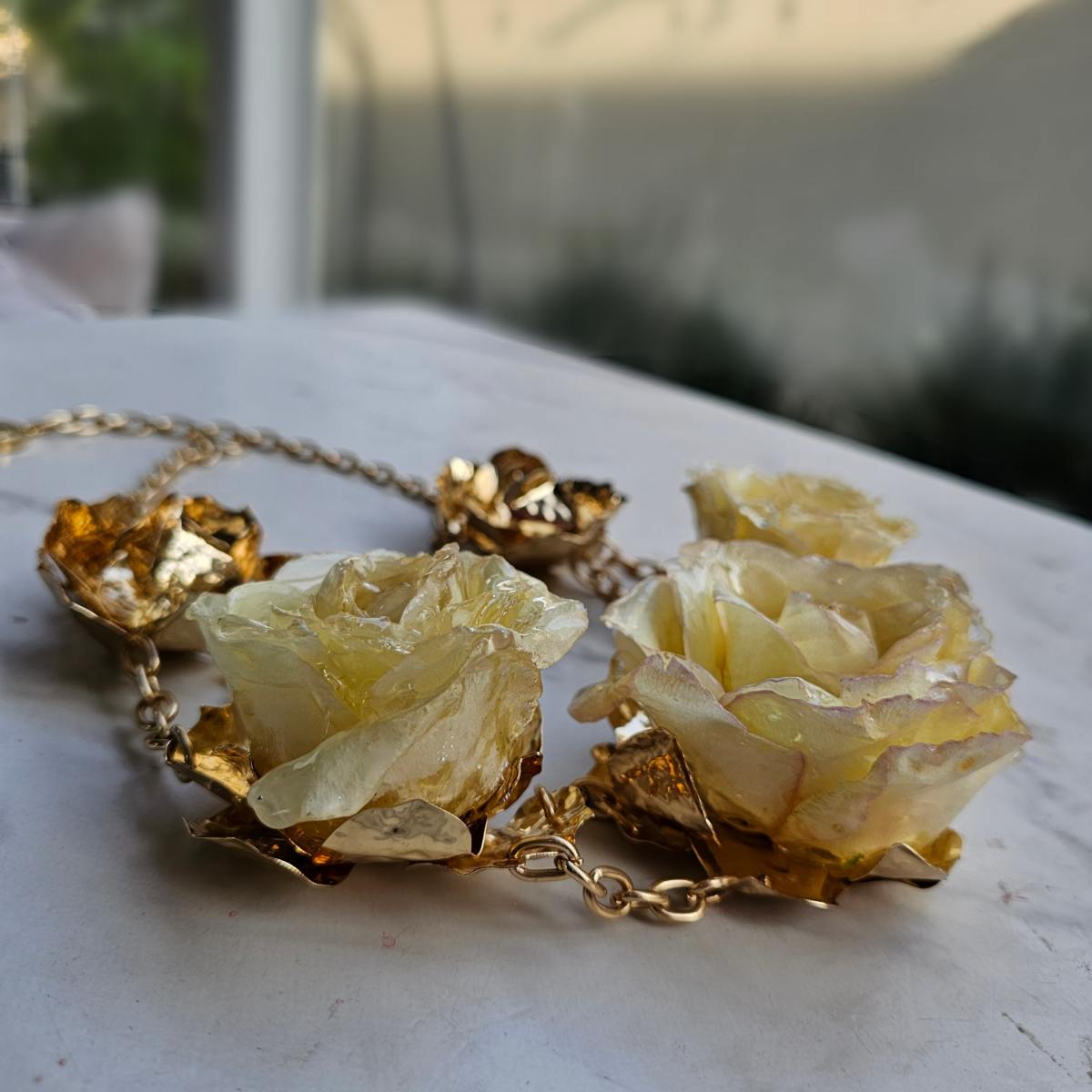 Collar Rebeca con Rosas Reales conservadas